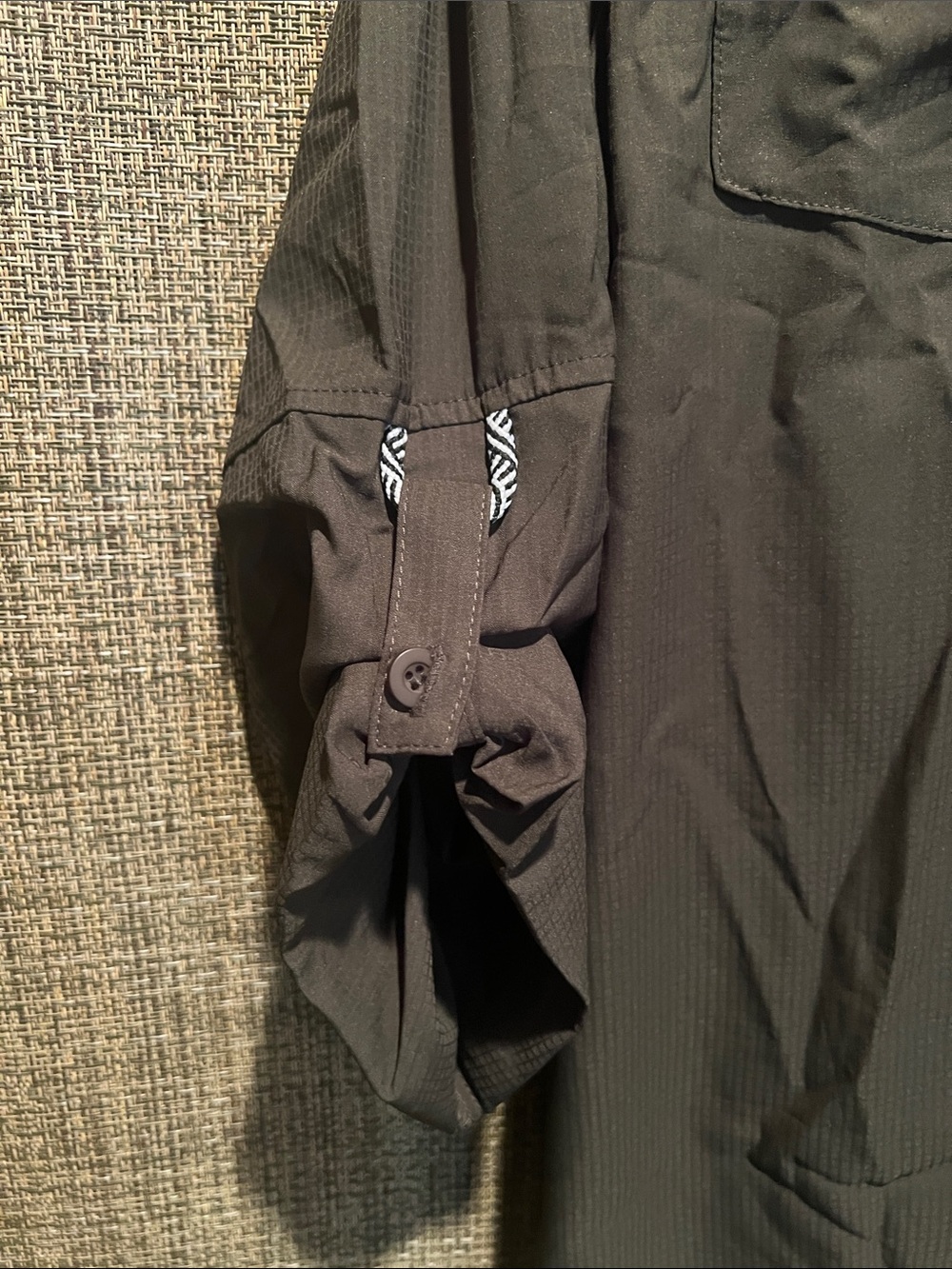 Women’s Olive Green Button-Front Utility Shirt - Picture 5 of 6